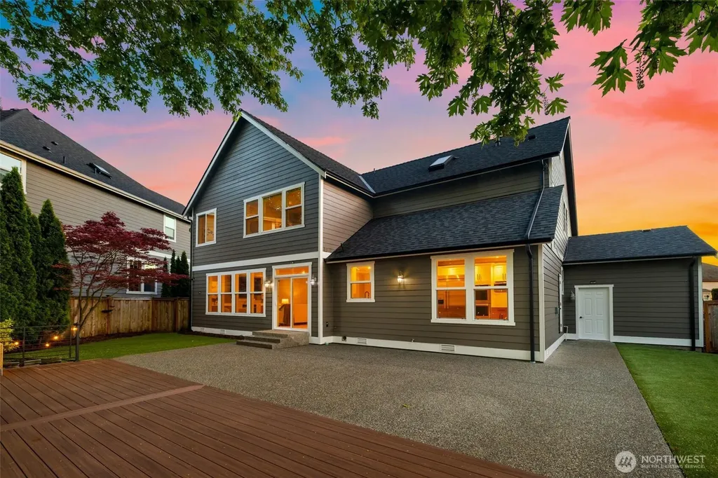 1300 N 27th Place Renton WA 98056