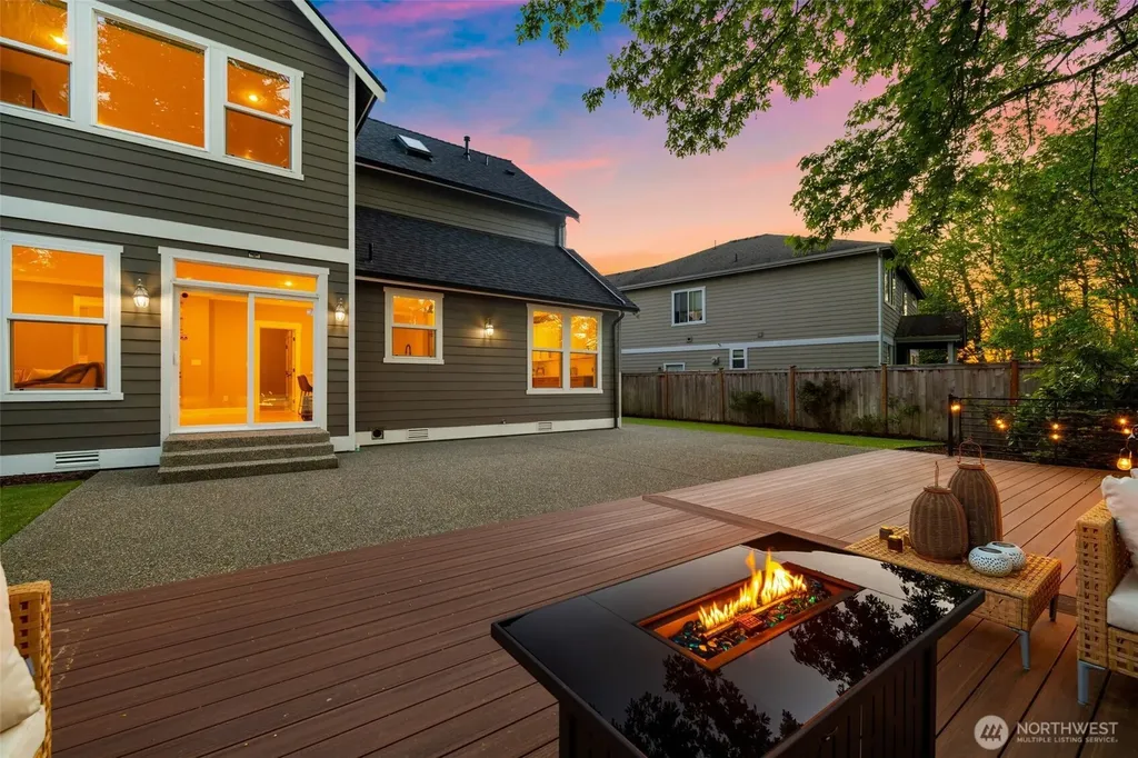 1300 N 27th Place Renton WA 98056