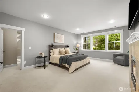 1300 N 27th Place Renton WA 98056