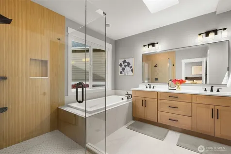 1300 N 27th Place Renton WA 98056