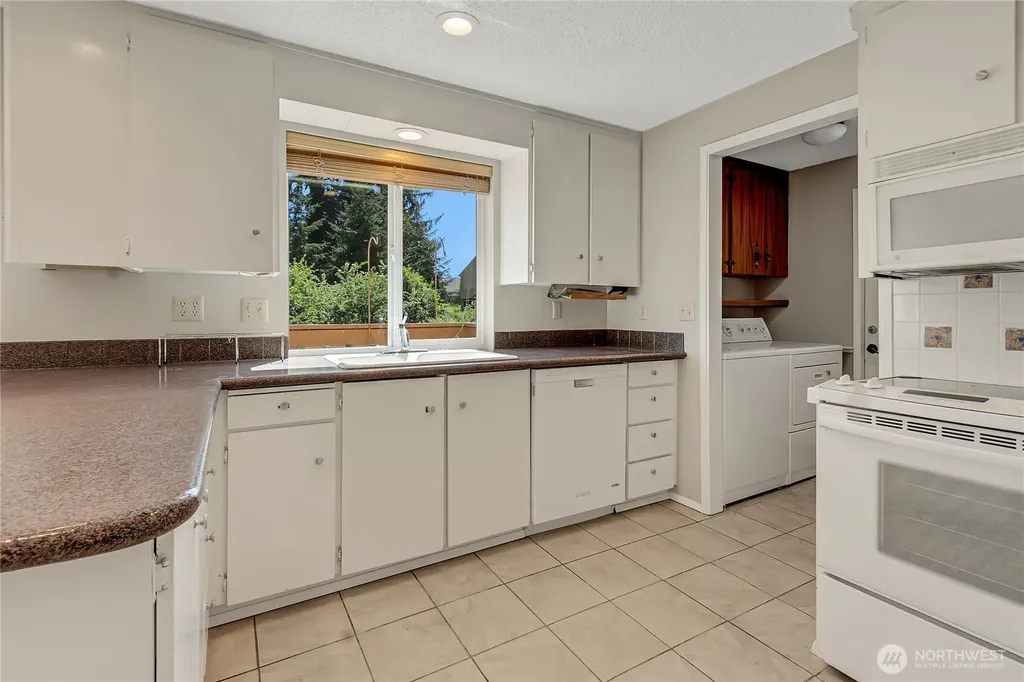 7117 40th Street W Tacoma WA 98466