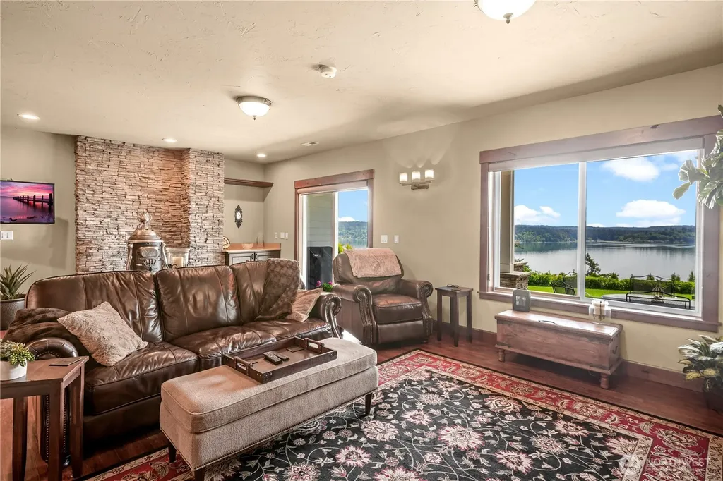 12624 95th Avenue NW Gig Harbor WA 98329