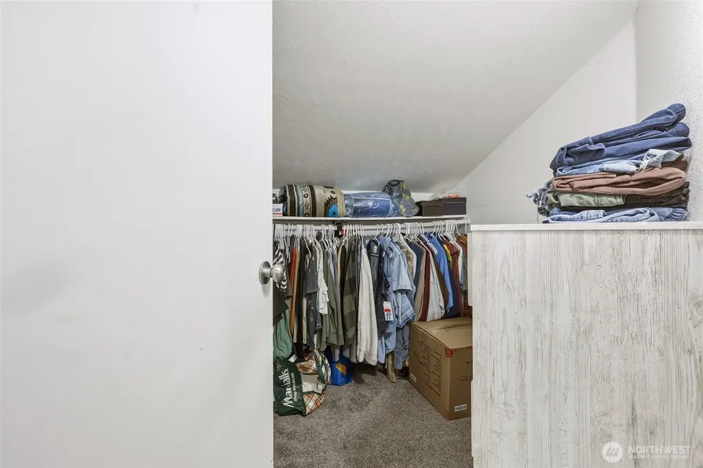 1005 Delphi Road SW Olympia WA 98512