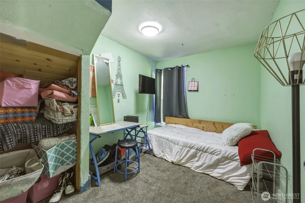 1005 Delphi Road SW Olympia WA 98512