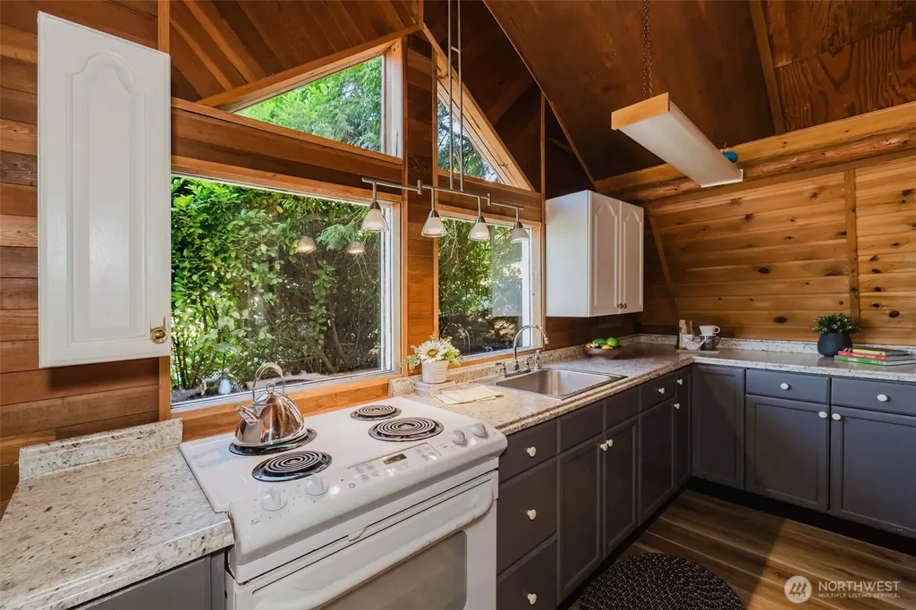 150 E Cedar Street Belfair WA 98528