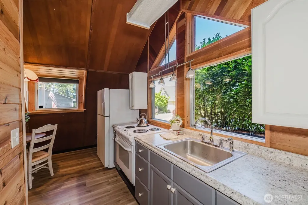 150 E Cedar Street Belfair WA 98528