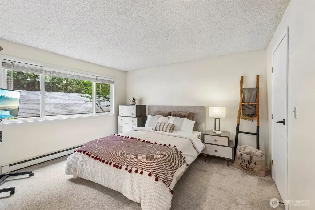15214 NE 8th Street Bellevue WA 98005