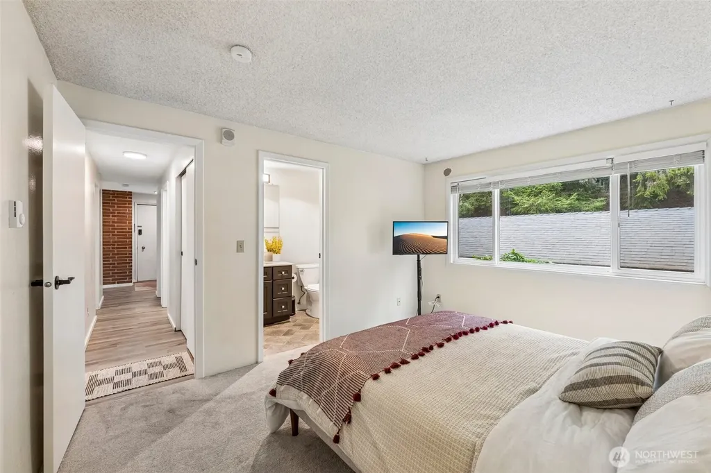 15214 NE 8th Street Bellevue WA 98005