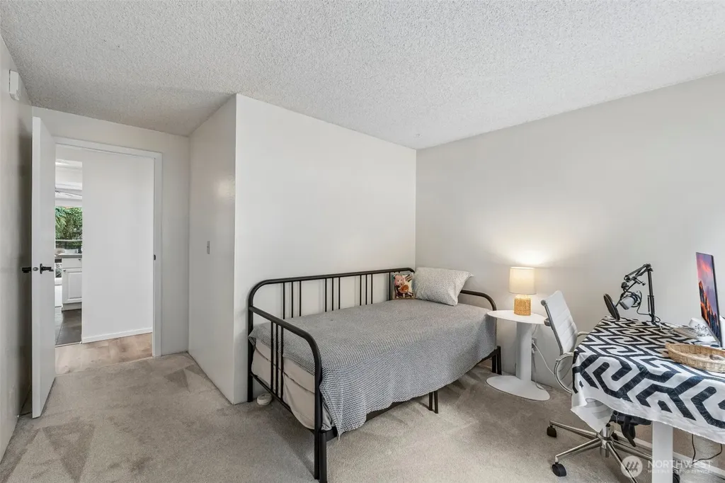 15214 NE 8th Street Bellevue WA 98005