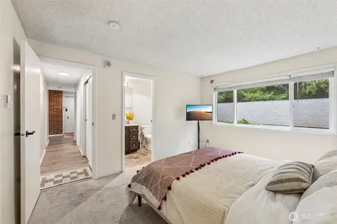 15214 NE 8th Street Bellevue WA 98005