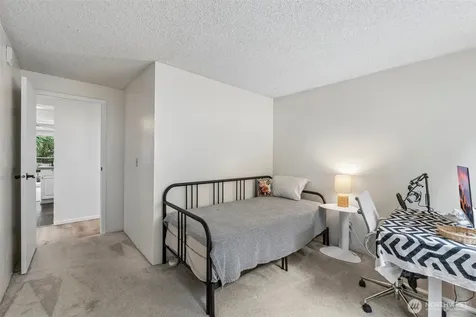 15214 NE 8th Street Bellevue WA 98005