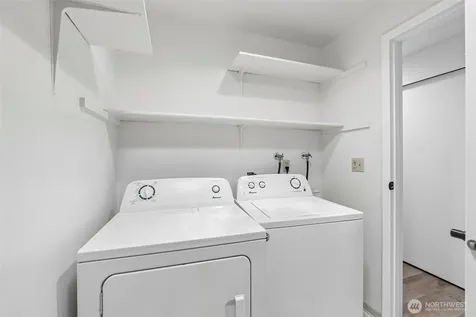 15214 NE 8th Street Bellevue WA 98005
