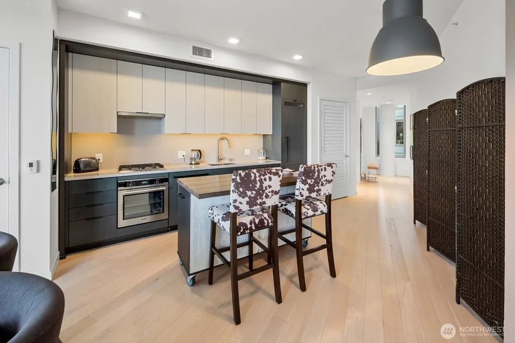 590 1st Avenue S Seattle WA 98104