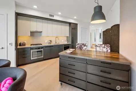 590 1st Avenue S Seattle WA 98104
