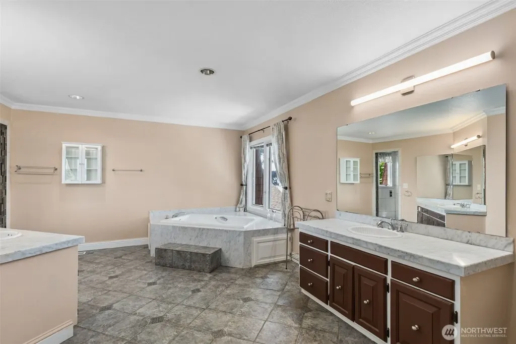 16530 76th Avenue W Edmonds WA 98026