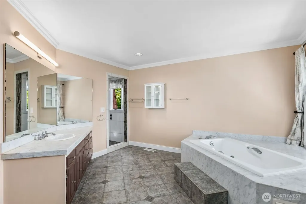 16530 76th Avenue W Edmonds WA 98026