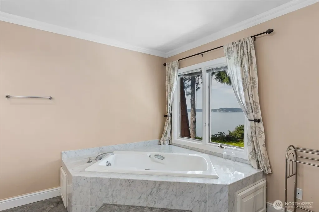 16530 76th Avenue W Edmonds WA 98026