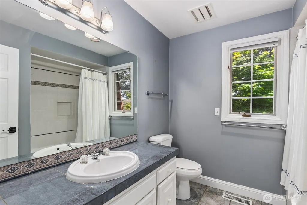 16530 76th Avenue W Edmonds WA 98026