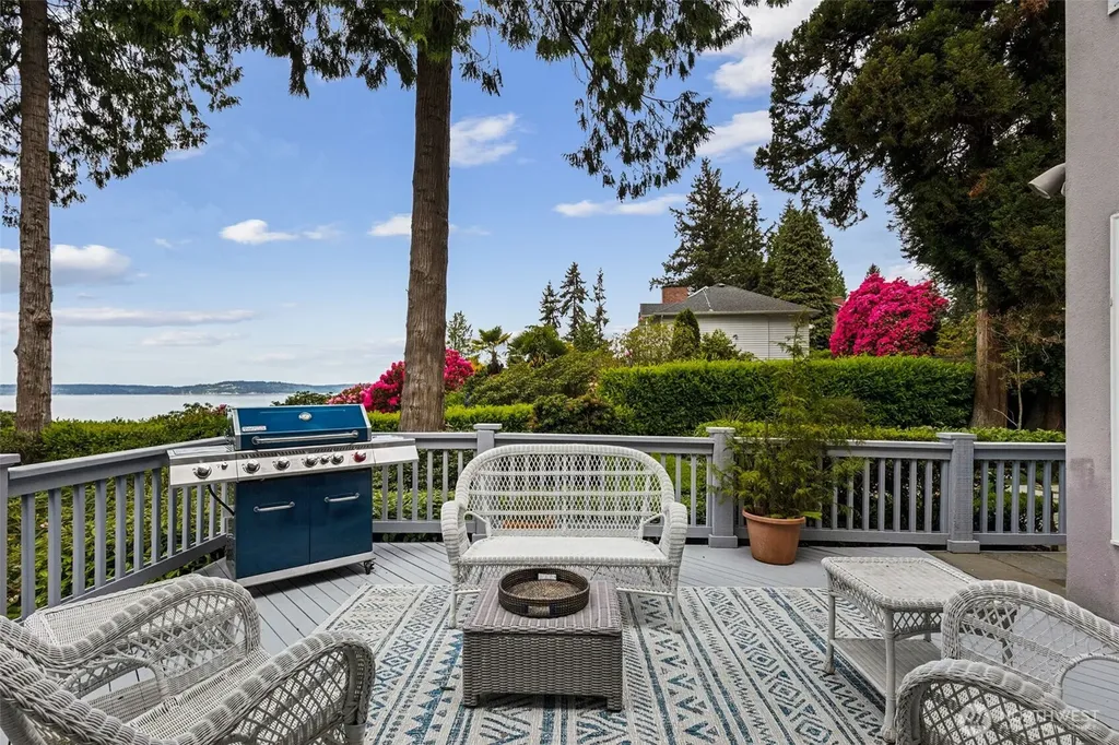 16530 76th Avenue W Edmonds WA 98026