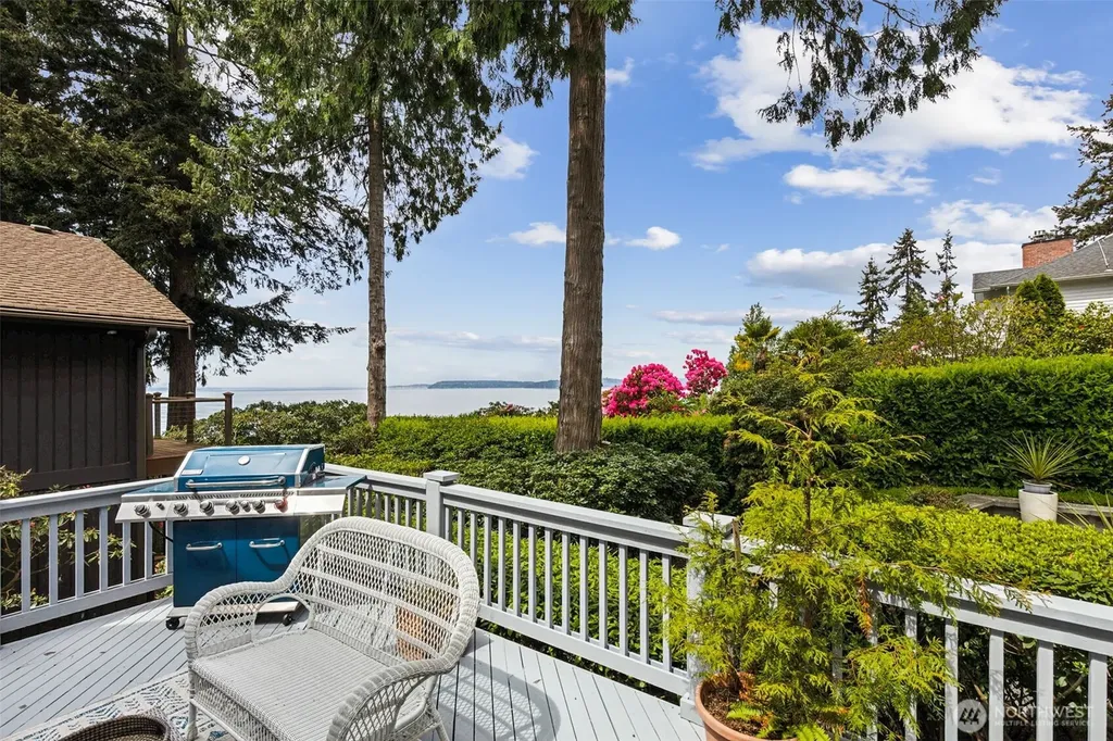 16530 76th Avenue W Edmonds WA 98026