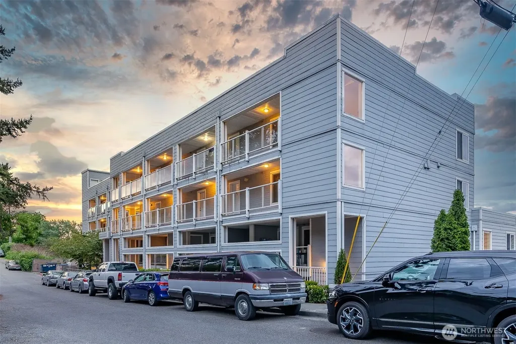 3318 30th Avenue SW Seattle WA 98126