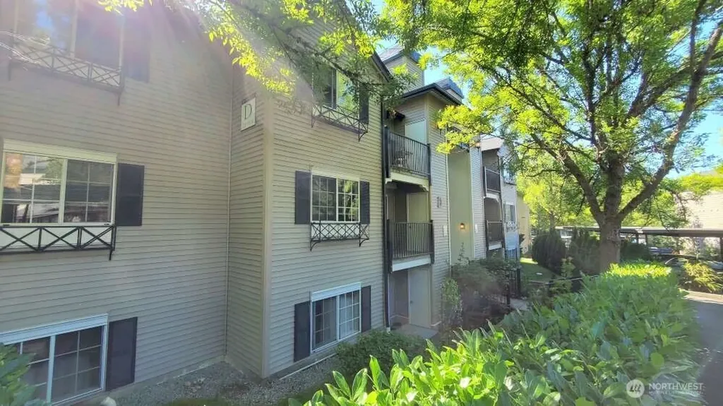 215 9th Street Kirkland WA 98033