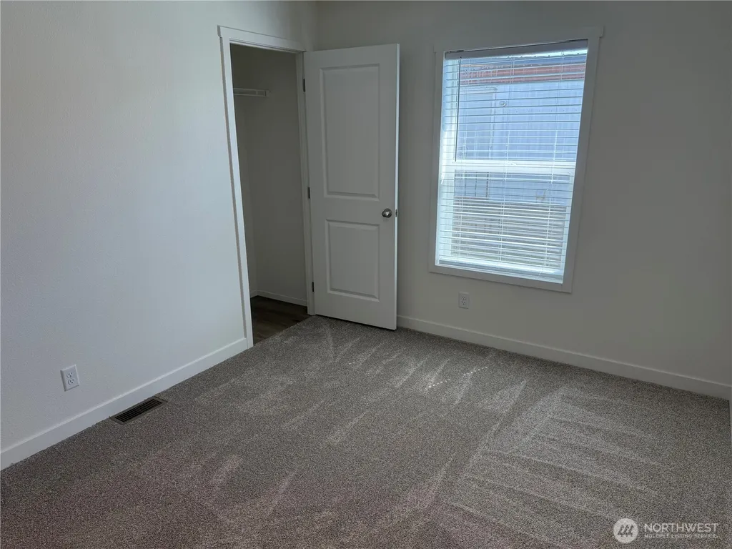205 Pleasant Avenue Grandview WA 98930