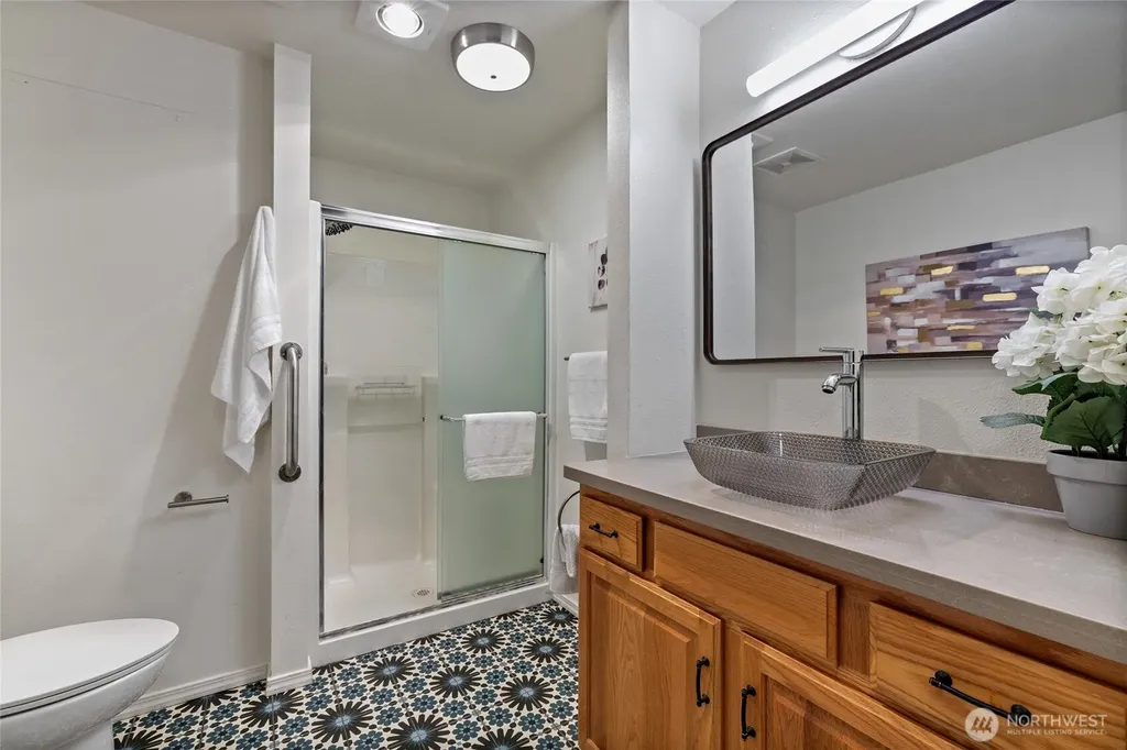 1069 5th Steilacoom WA 98388