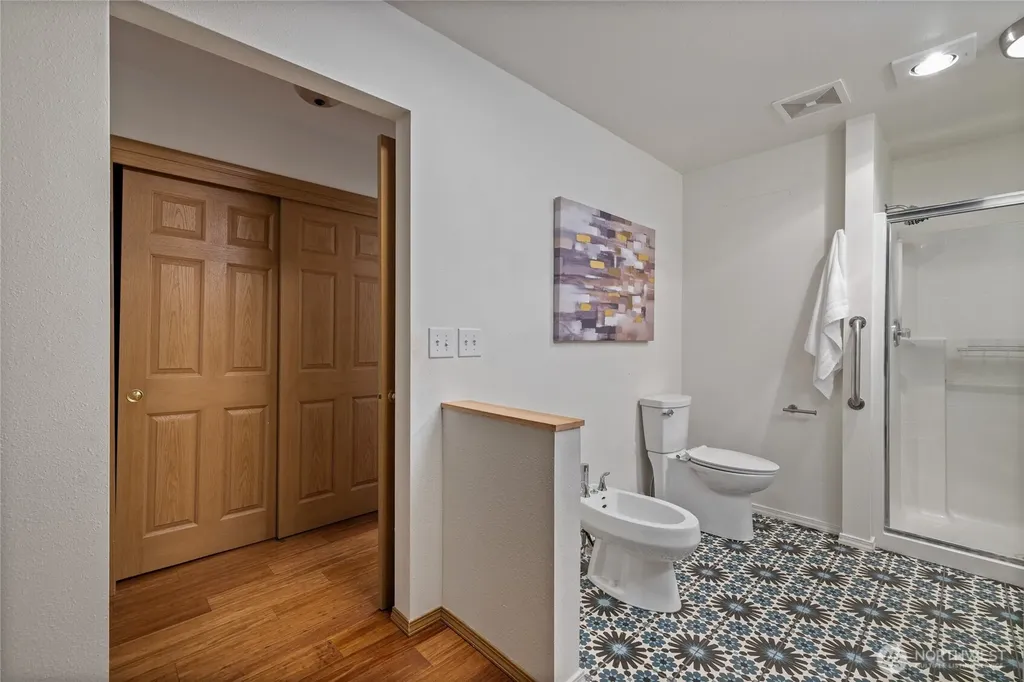 1069 5th Steilacoom WA 98388