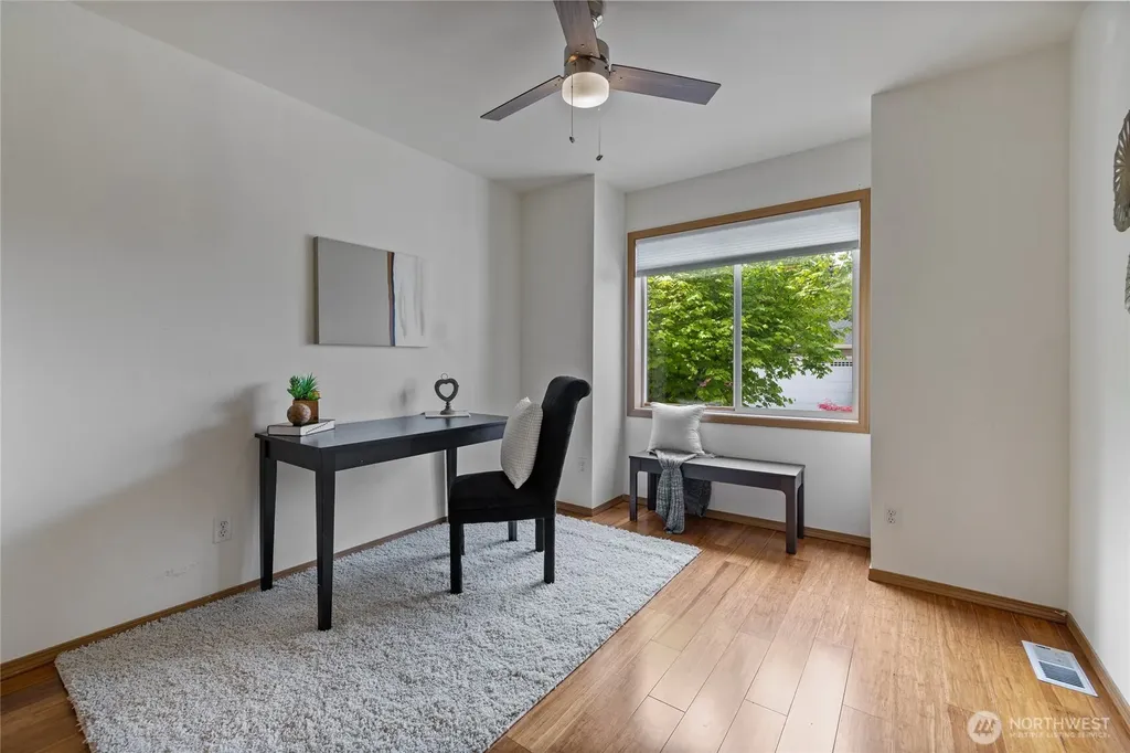 1069 5th Steilacoom WA 98388