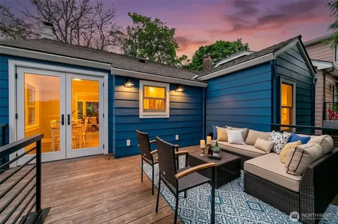 5232 38th Avenue NE Seattle WA 98105