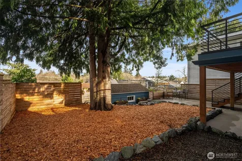 5232 38th Avenue NE Seattle WA 98105