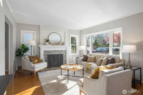 5232 38th Avenue NE Seattle WA 98105