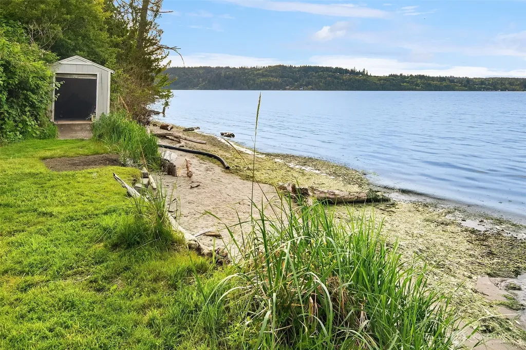 12825 SW Ober Beach Road Vashon WA 98070