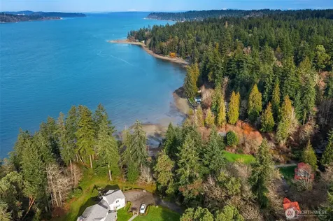 12825 SW Ober Beach Road Vashon WA 98070