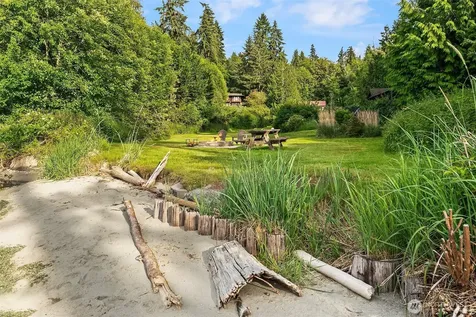 12825 SW Ober Beach Road Vashon WA 98070