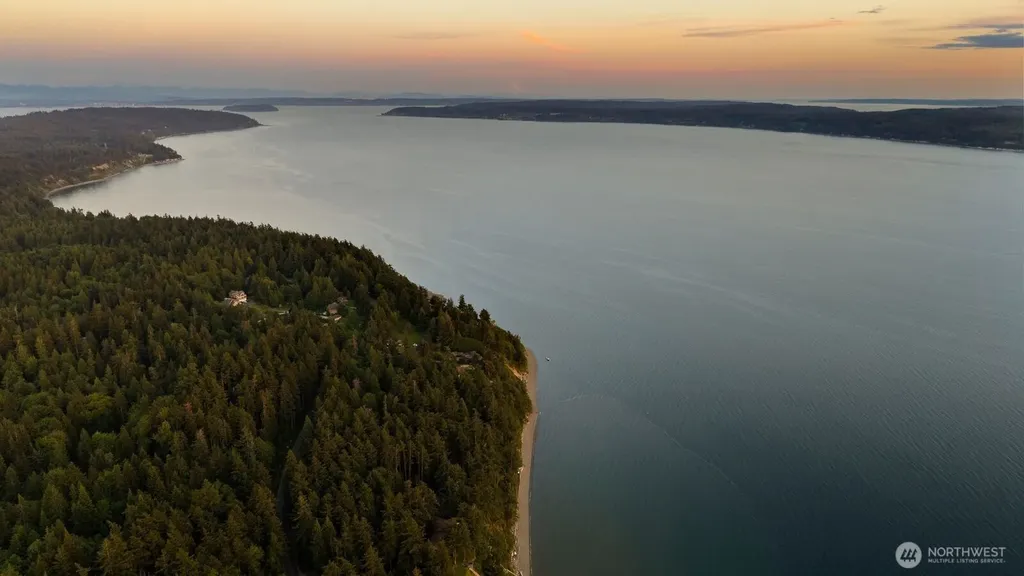 2726 Sea Garden Lane Camano Island WA 98282