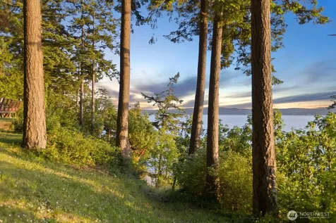 2726 Sea Garden Lane Camano Island WA 98282