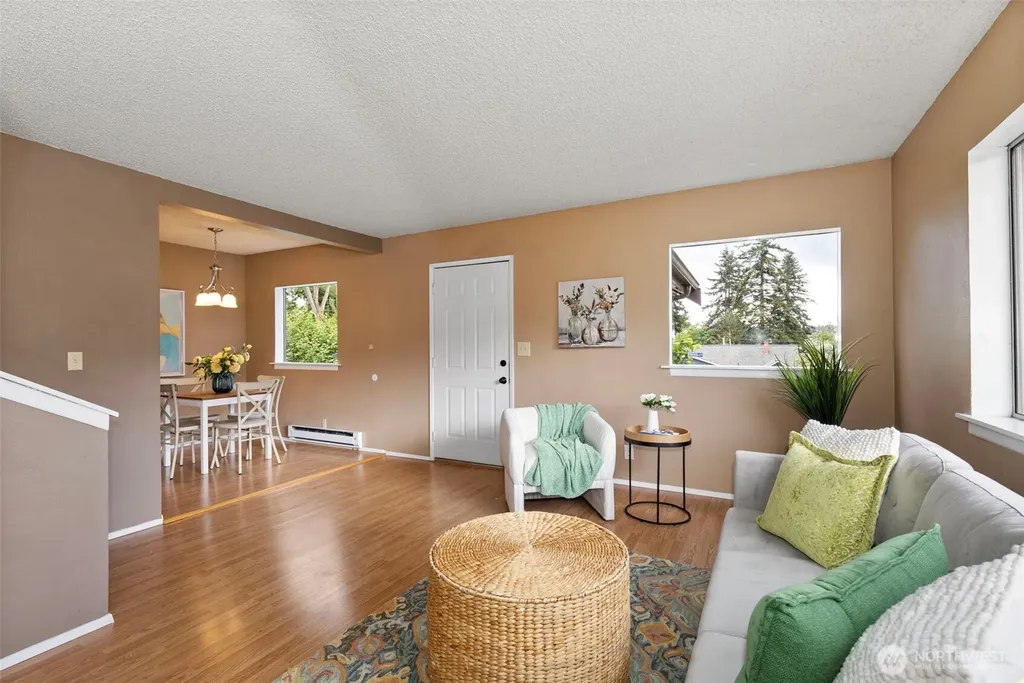 11040 NE Maine Street Kingston WA 98346