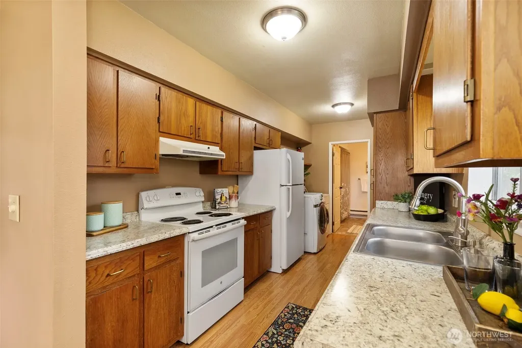 11040 NE Maine Street Kingston WA 98346