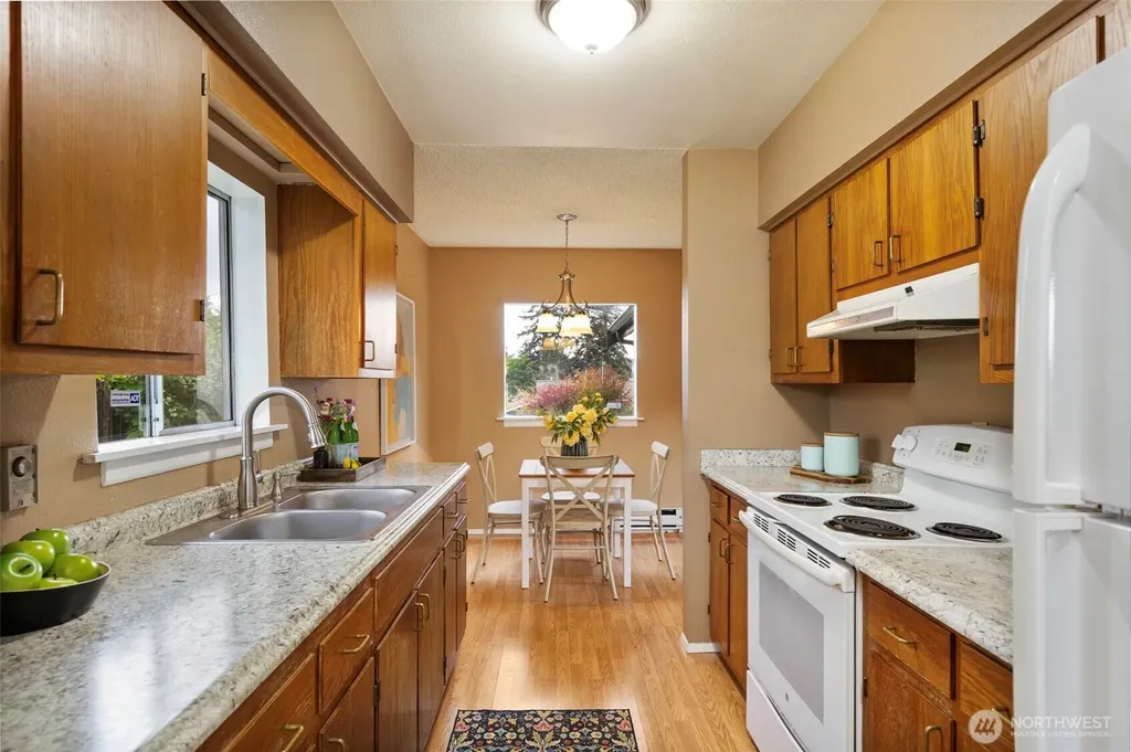 11040 NE Maine Street Kingston WA 98346