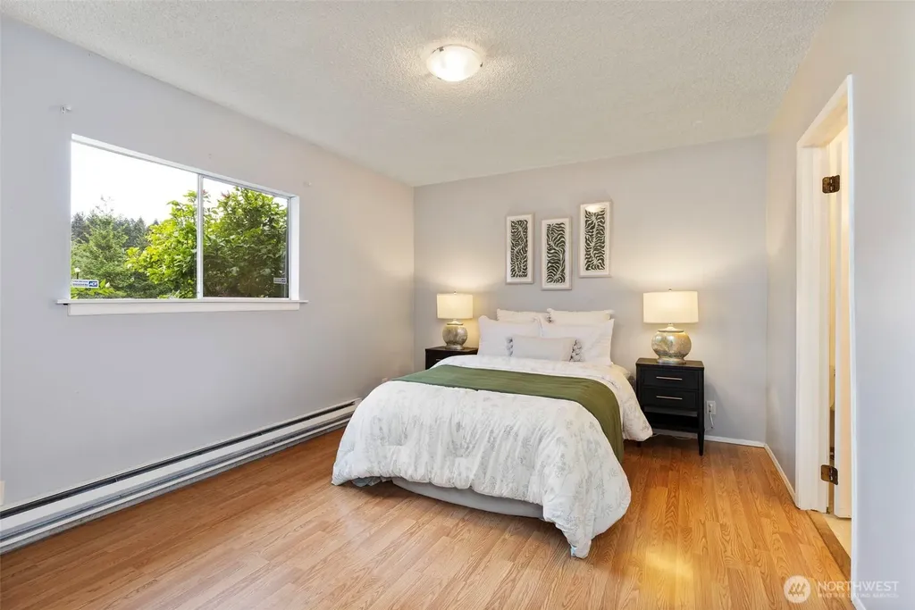 11040 NE Maine Street Kingston WA 98346