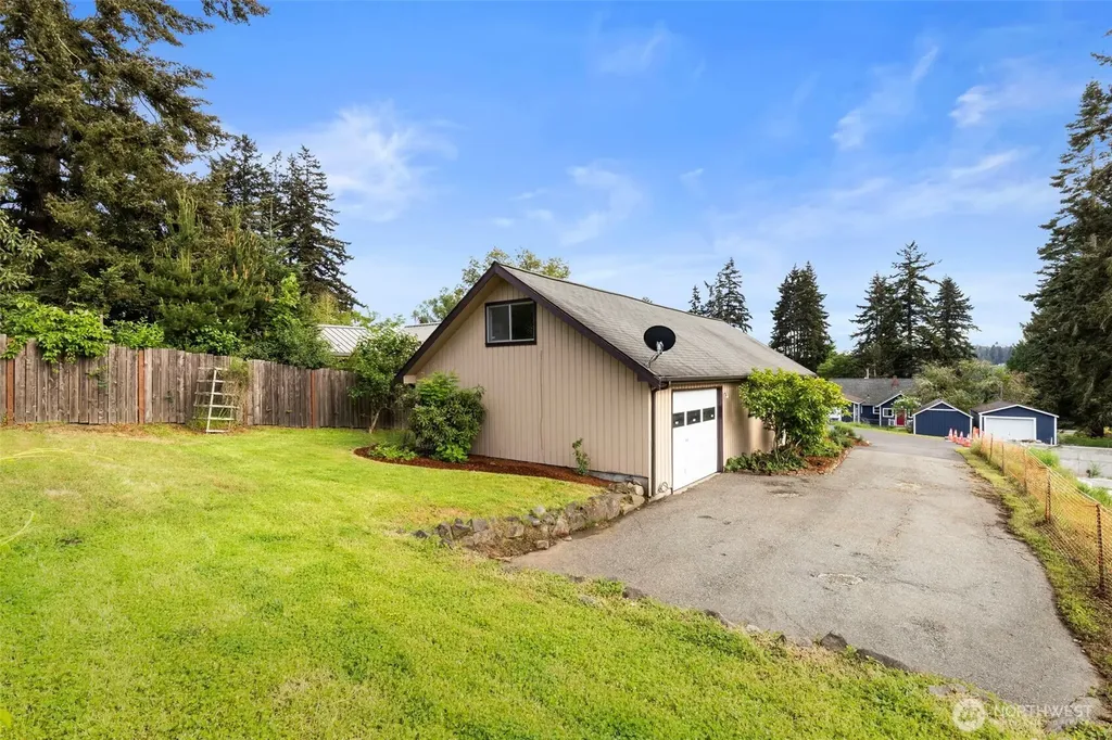 11040 NE Maine Street Kingston WA 98346