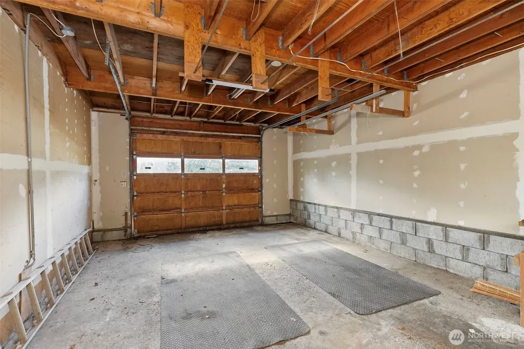 11040 NE Maine Street Kingston WA 98346