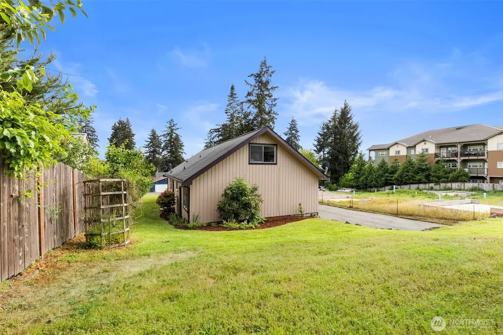 11040 NE Maine Street Kingston WA 98346