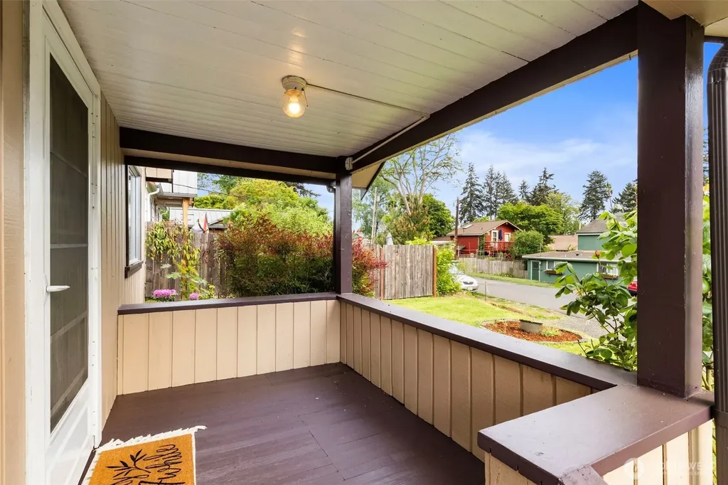 11040 NE Maine Street Kingston WA 98346