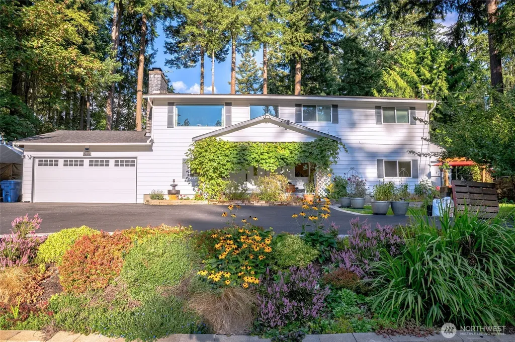 3515 W Tapps Drive E Lake Tapps WA 98391