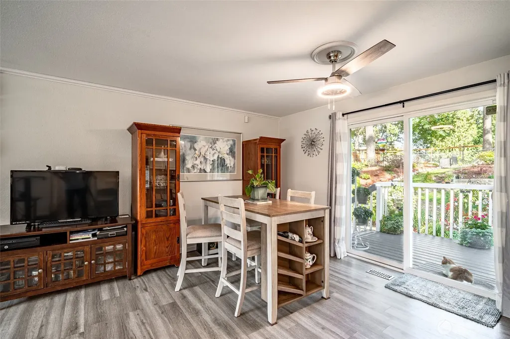 3515 W Tapps Drive E Lake Tapps WA 98391