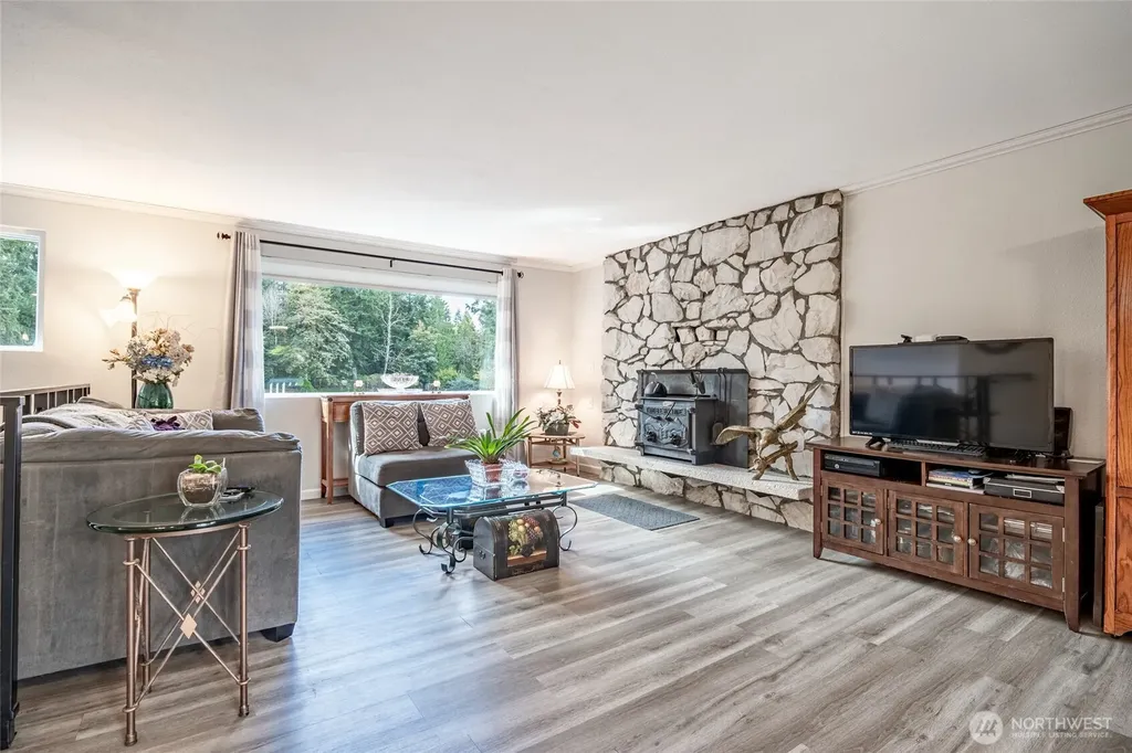 3515 W Tapps Drive E Lake Tapps WA 98391