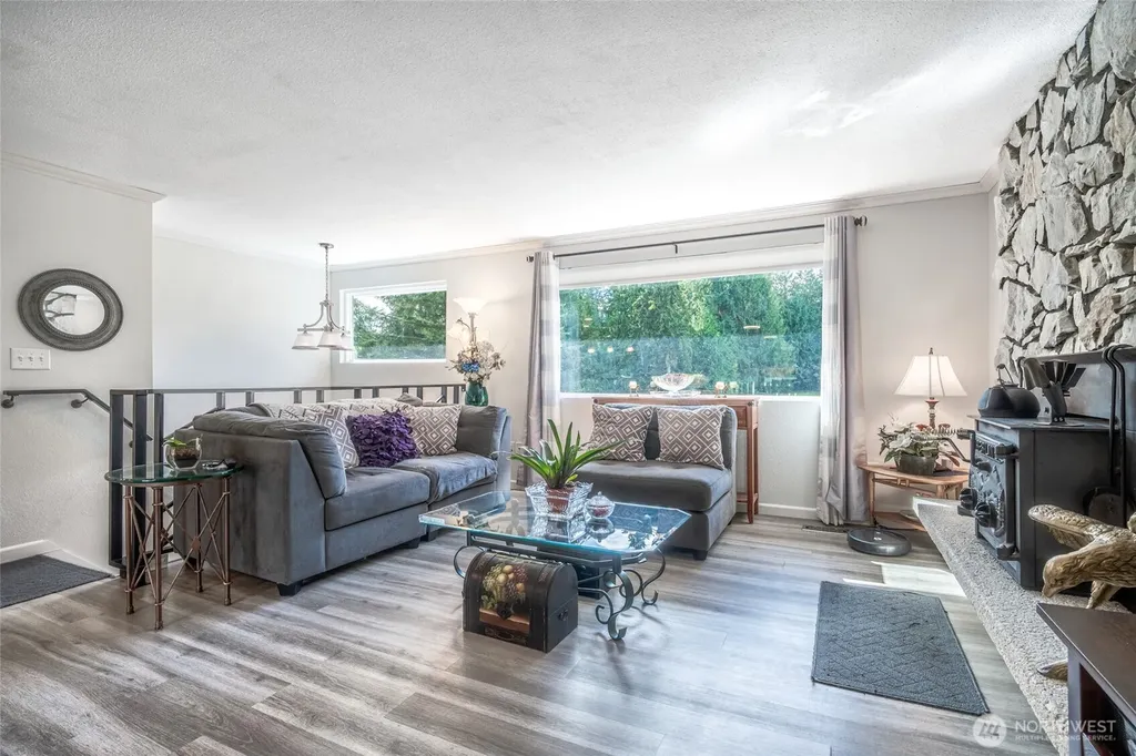 3515 W Tapps Drive E Lake Tapps WA 98391